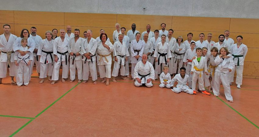 Bild der Karateka, die am Lehrgang teilgenommen haben.
